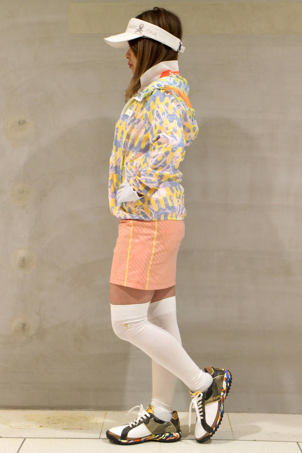 ペールトーンを意識した“MARK&LONA GOLF STYLE”
