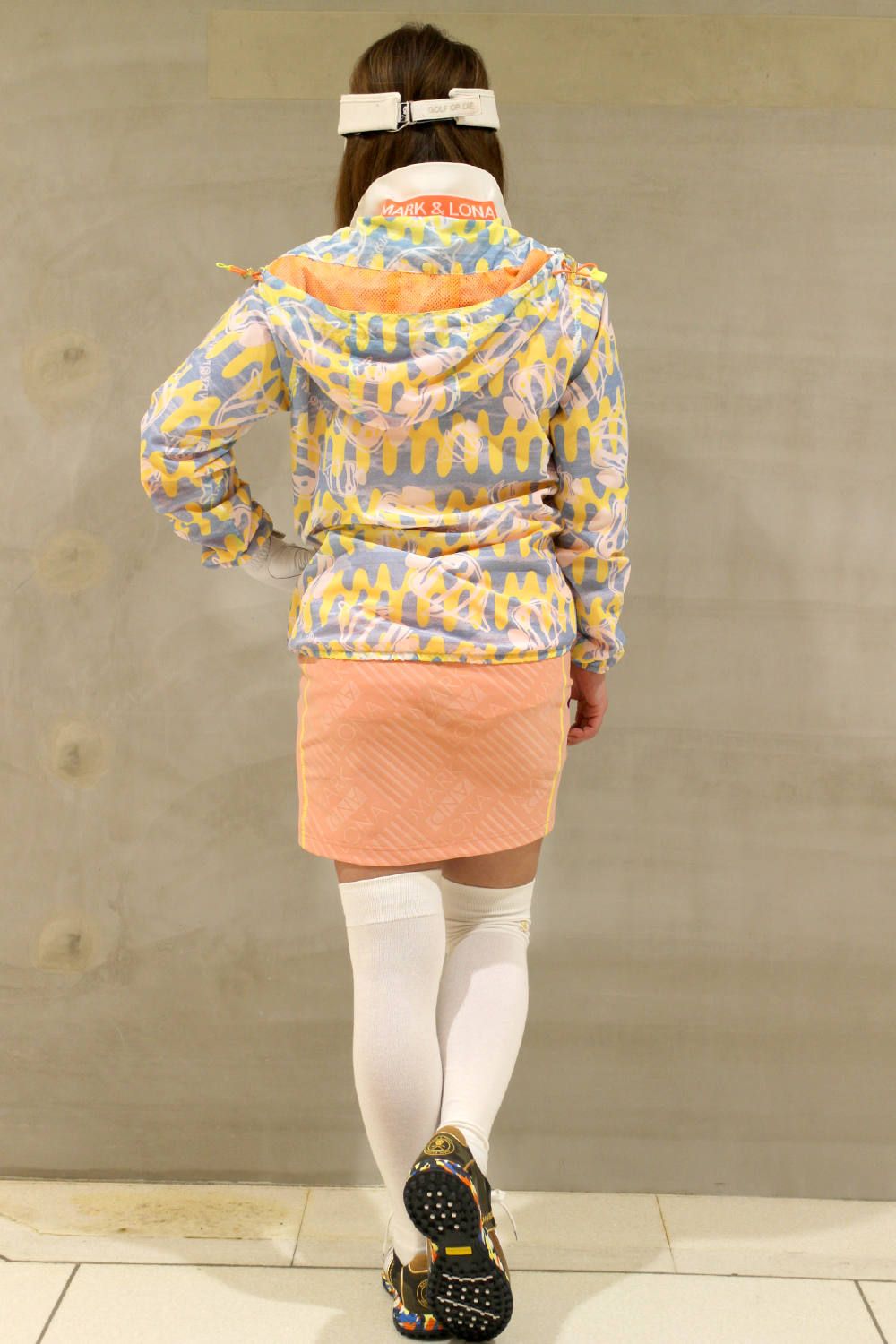 ペールトーンを意識した“MARK&LONA GOLF STYLE”