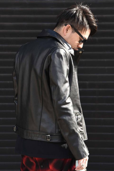 <AMIRI>と<Lewis Leathers>を贅沢に組み合わせてスタイリングを組んでみました。