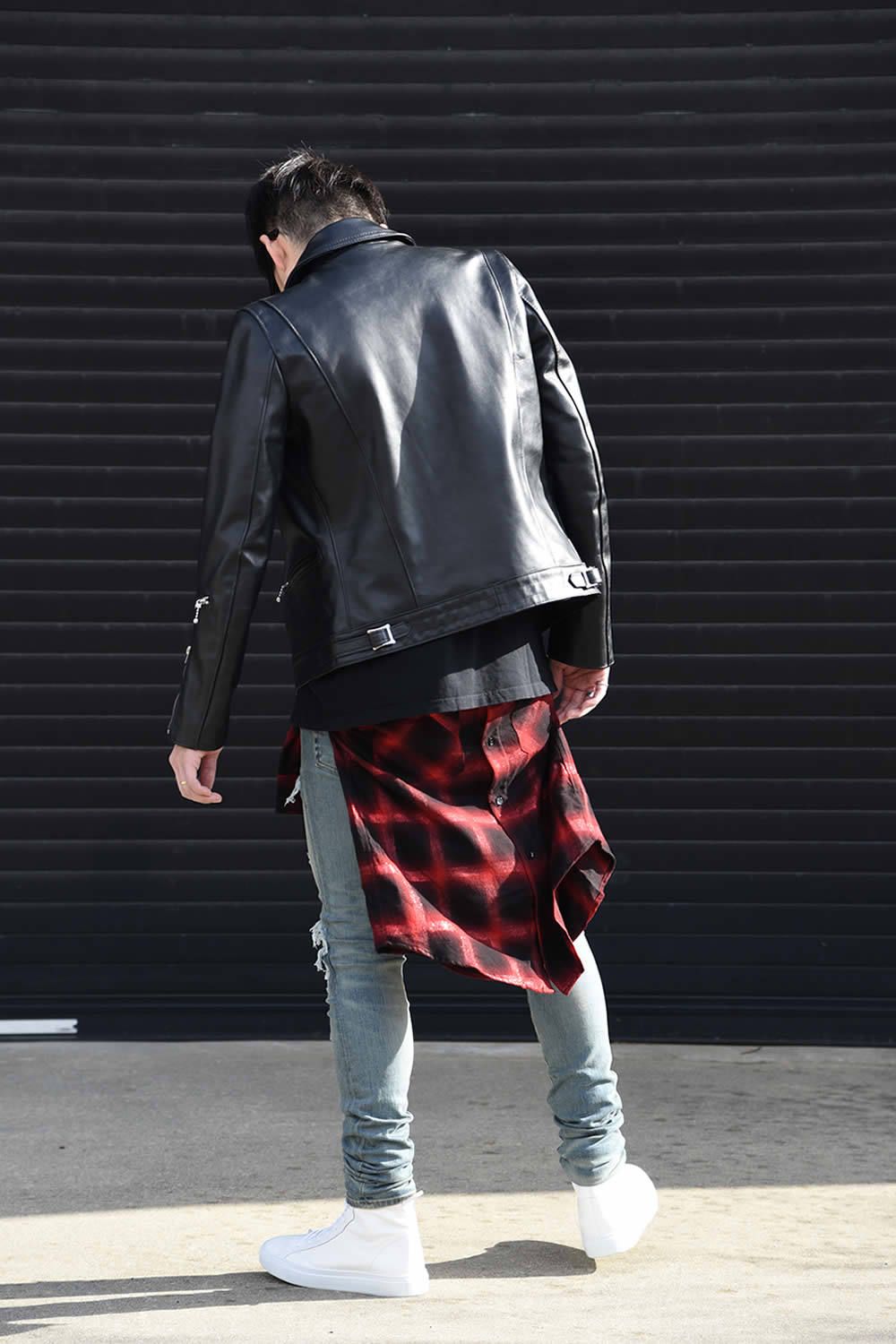 <AMIRI>と<Lewis Leathers>を贅沢に組み合わせてスタイリングを組んでみました。