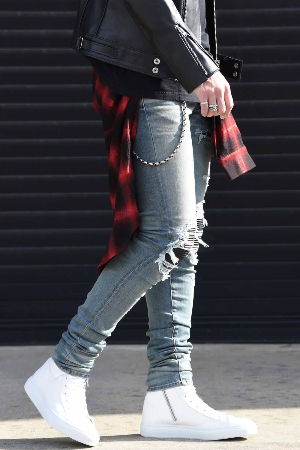 <AMIRI>と<Lewis Leathers>を贅沢に組み合わせてスタイリングを組んでみました。