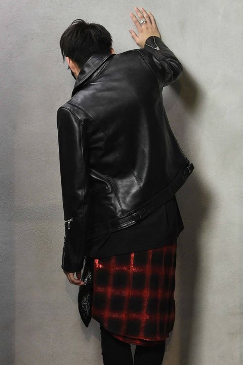 【歴史に名を刻むブランドが集結!?】AMIRI×VETEMENTS 総額80万円超え!?