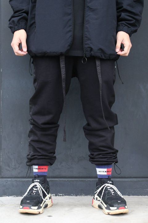 【OFF-WHITE+mnml+HERON PRESTON】 ゆるく楽に着こなすストリートスタイル