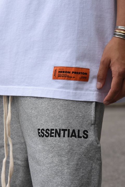 【ホワイトをメインにハイトーンコーデ】HERON、 ESSENTIALS、、