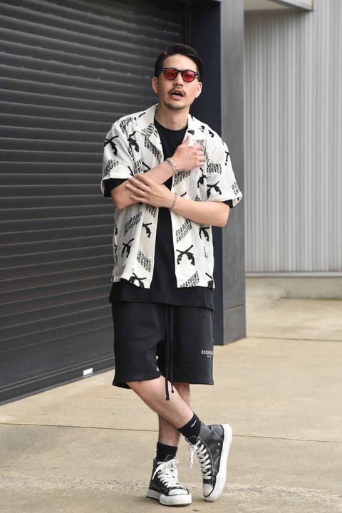 【夏にこそ、遊びを入れた着こなしを】