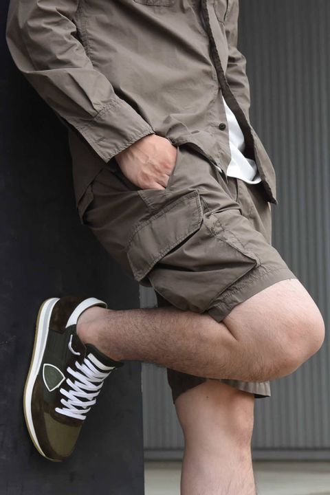 【30代からは色気と共に、シンプルな着こなしを意識すること】