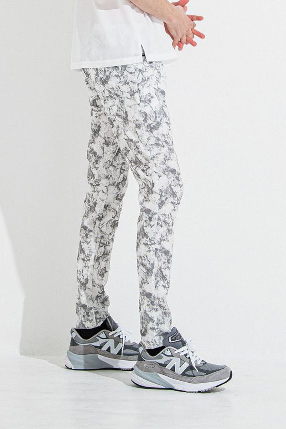 CHRIS EASY TUCK PANTS / ワンタック スラックス型イージーパンツ マーブルグレー