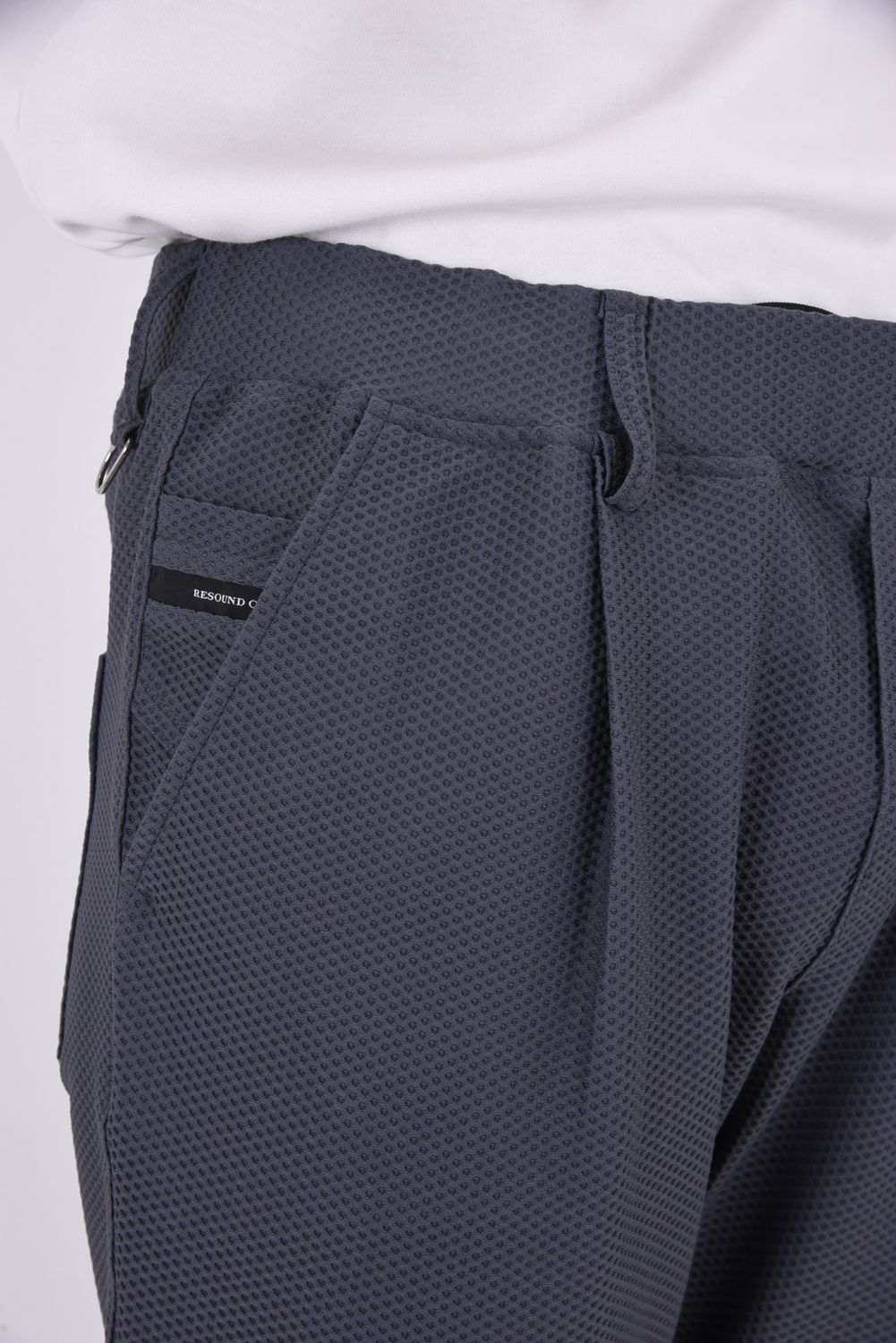 CHRIS EASY TUCK PANTS / ストレッチメッシュトリコット スラックスイージータックパンツ (チャコール)