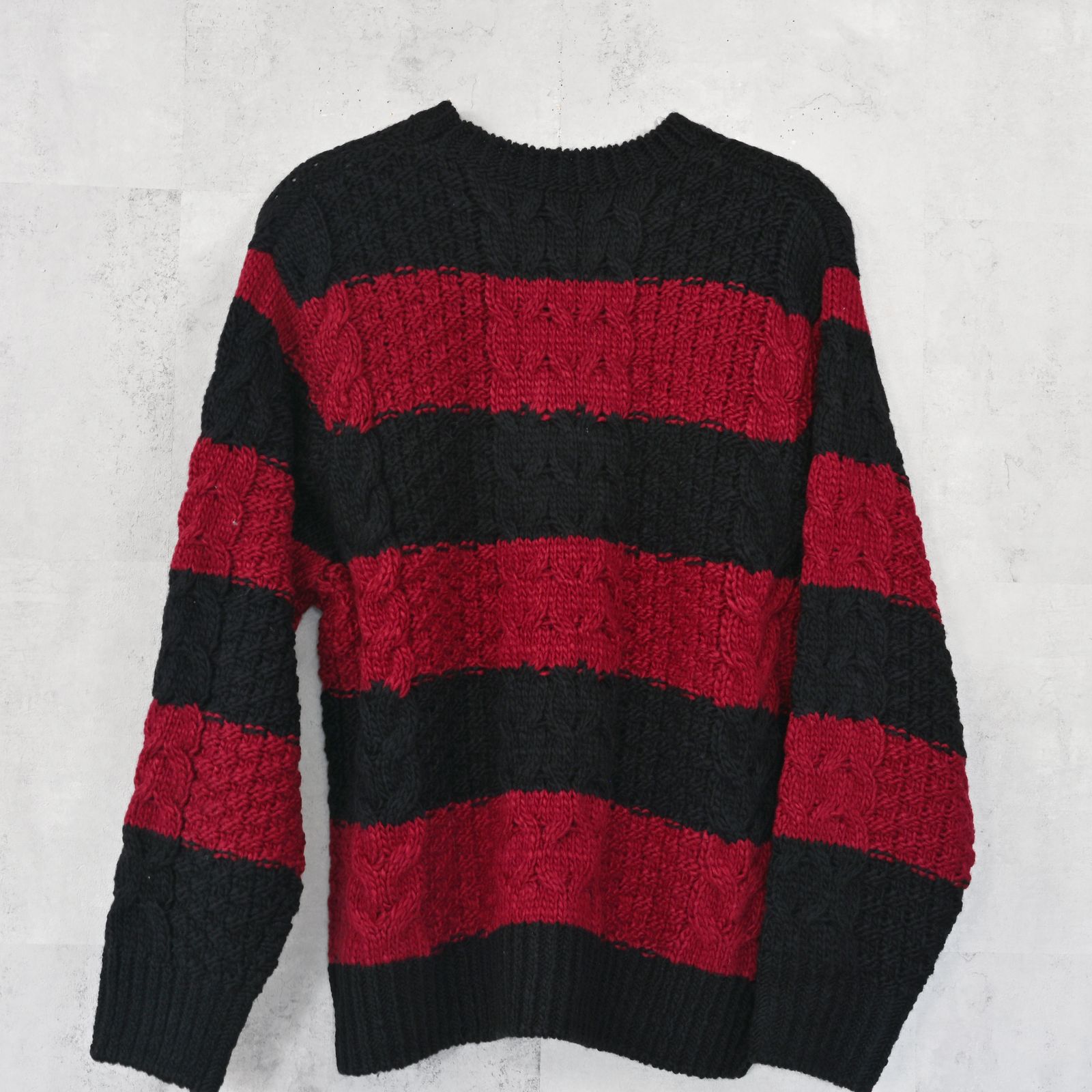 CABLE LAW SWEATER / ケーブル編み ローゲージセーター (ブラック/レッド) (10月下旬入荷予定) ※オーダー締切:9月7日(月)17時