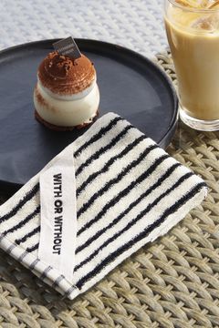 Hand Towel / シルク混 ハンドタオル (ホワイトストライプ)