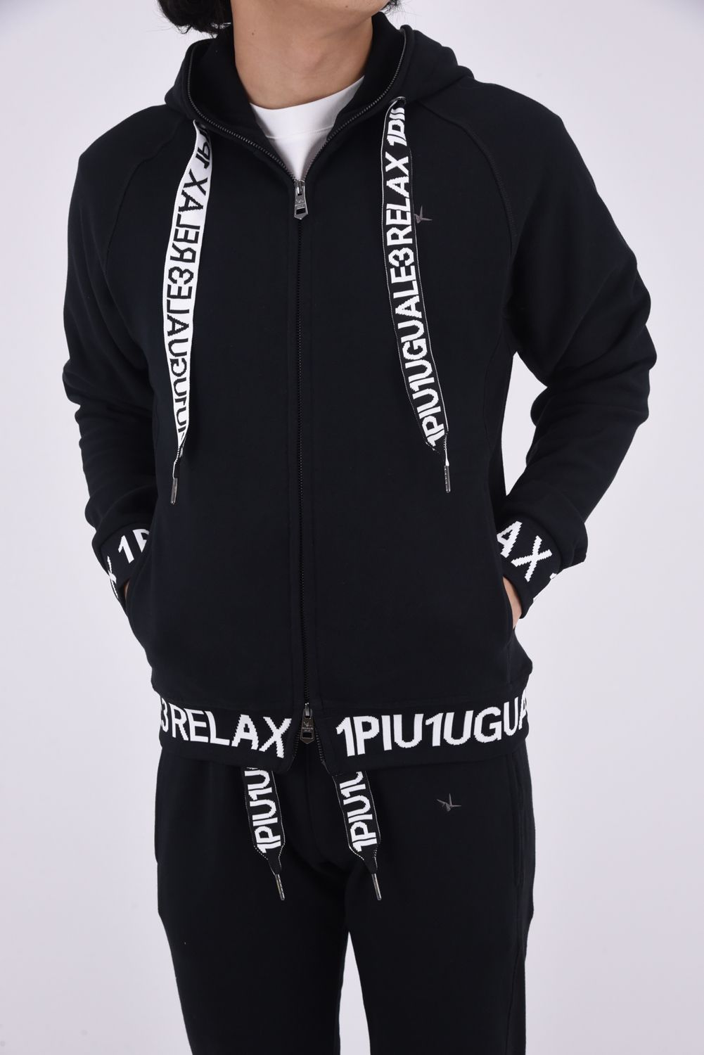 1PIU1UGUALE3 RELAX - HEM LOGO HOODIE / ワイドスピンドル ロゴ