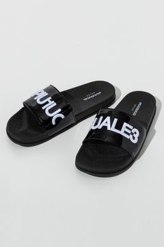BLACK SANDALS / エナメル ブランドロゴ刺繍 シャワーサンダル (ブラック) (3月上旬入荷予定)