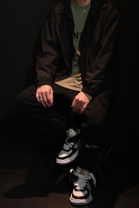 【RESOUND CLOTHING 】 OVER coach Jacketを使用した大人の方に向けたストリートファッション