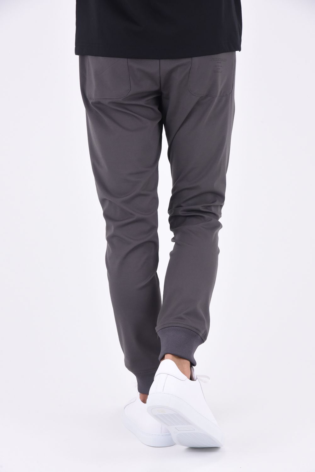 113SPORT COMFORTABLE TAG SOLID RIB / 113ロゴ ストレッチ リブパンツ チャコール