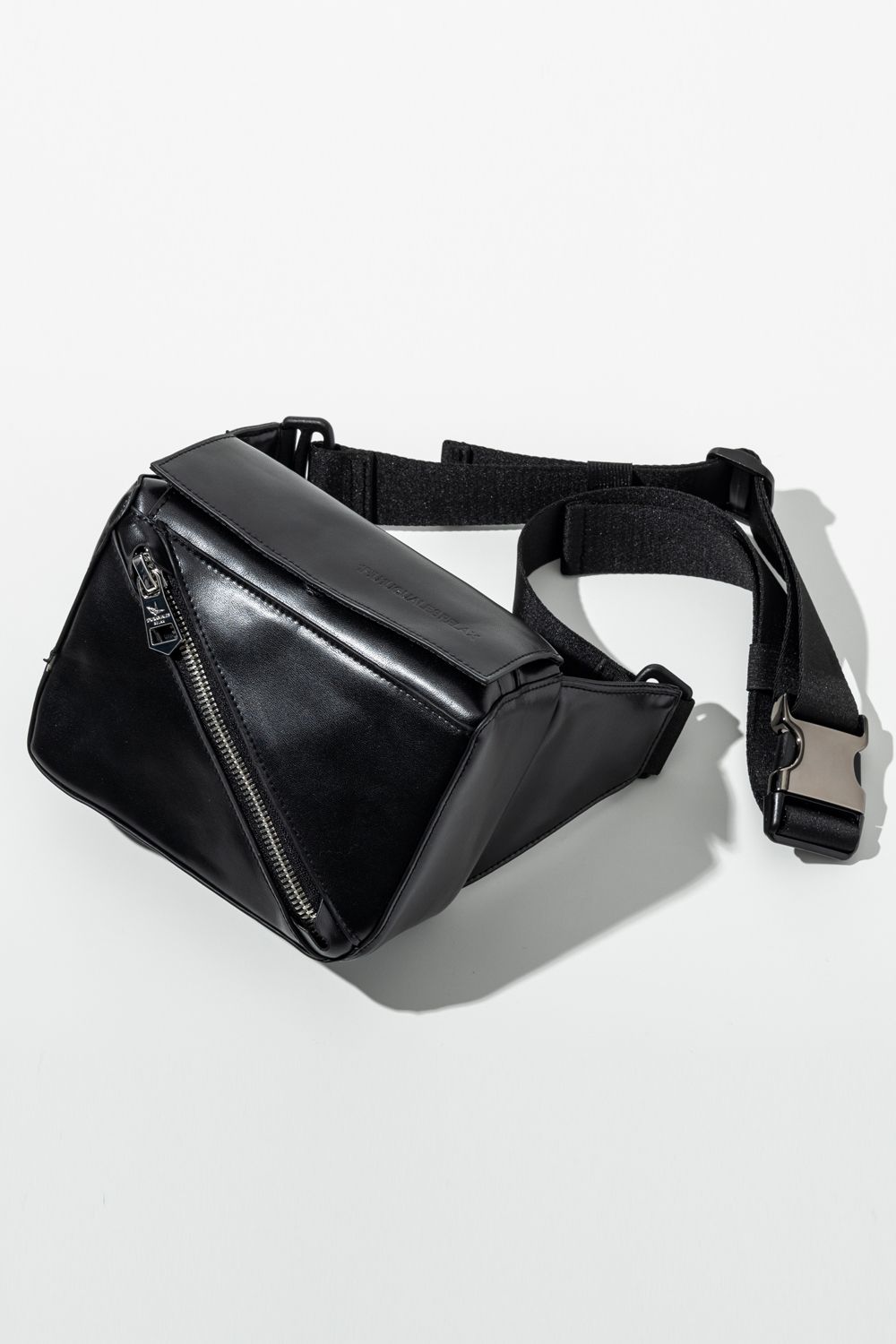 BOX BODY BAG / ボックス型 ボディバッグ (ブラック) (12月中旬入荷予定)