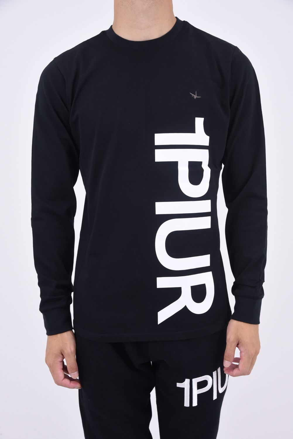 VERTICAL LOGO LONG-SLEEVED T-SHIRT / 縦ロゴ ロングスリーブ Tシャツ ブラック