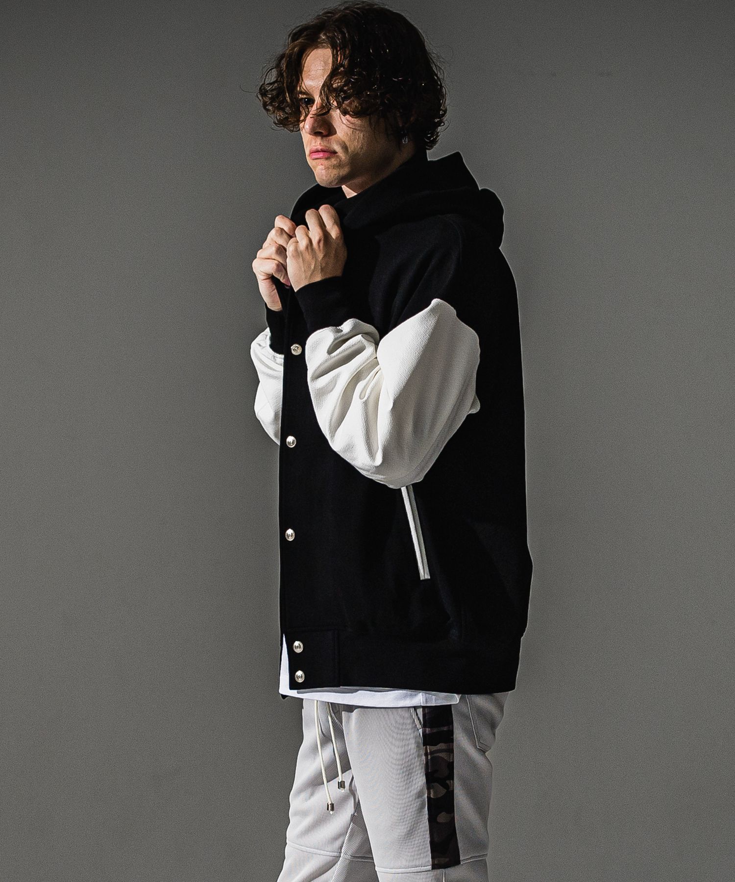 blister Varsity hoodie / ブリスターニット フード付きスタジャン (ブラック/ホワイト) (8月末入荷予定) ※オーダー締切:5月23日(土)17時