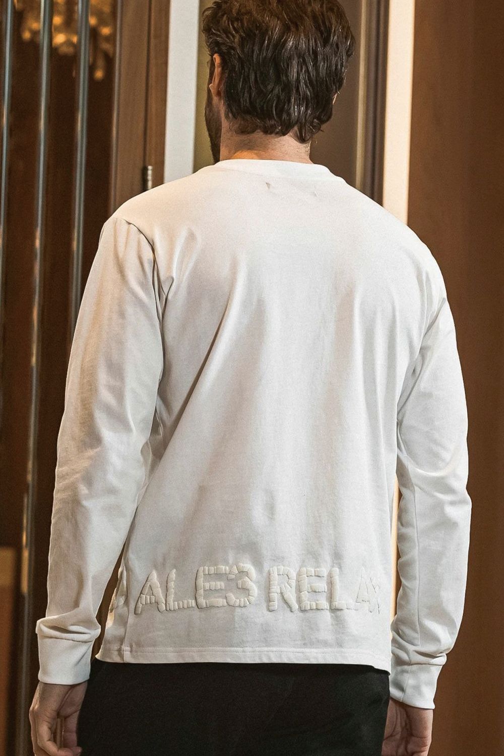 【26SS】 HAND-EMBROIDERED LOGO LONG T-SHIRT / ブランドロゴ 発泡ロゴプリント ロングスリーブTシャツ (ホワイト)