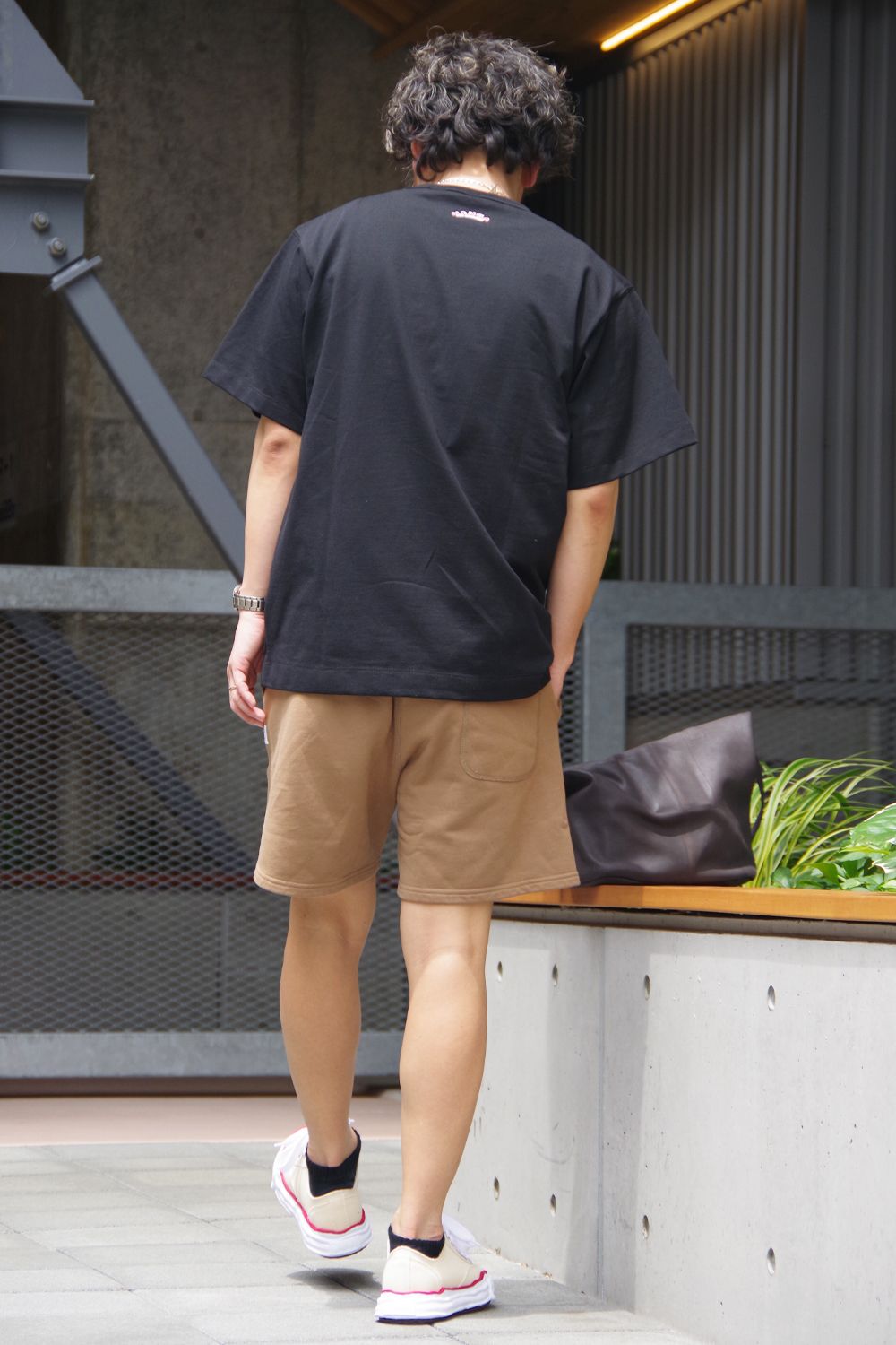 【REIGNING CHAMP × NANGA】 女性支持NO.1ショーツの新色を使ったコーデ