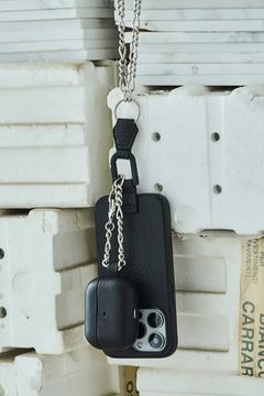 LEATHER AirPods Pro CASE WITH CHAIN / チェーン付レザーAirPods Proケース (ブラック)