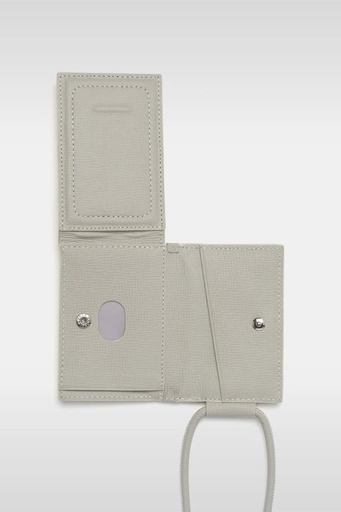 STRAPPED-ACCESSORY-WALLET / ストラップ付き MagSafe対応 ウォレット (ホワイトベージュ)