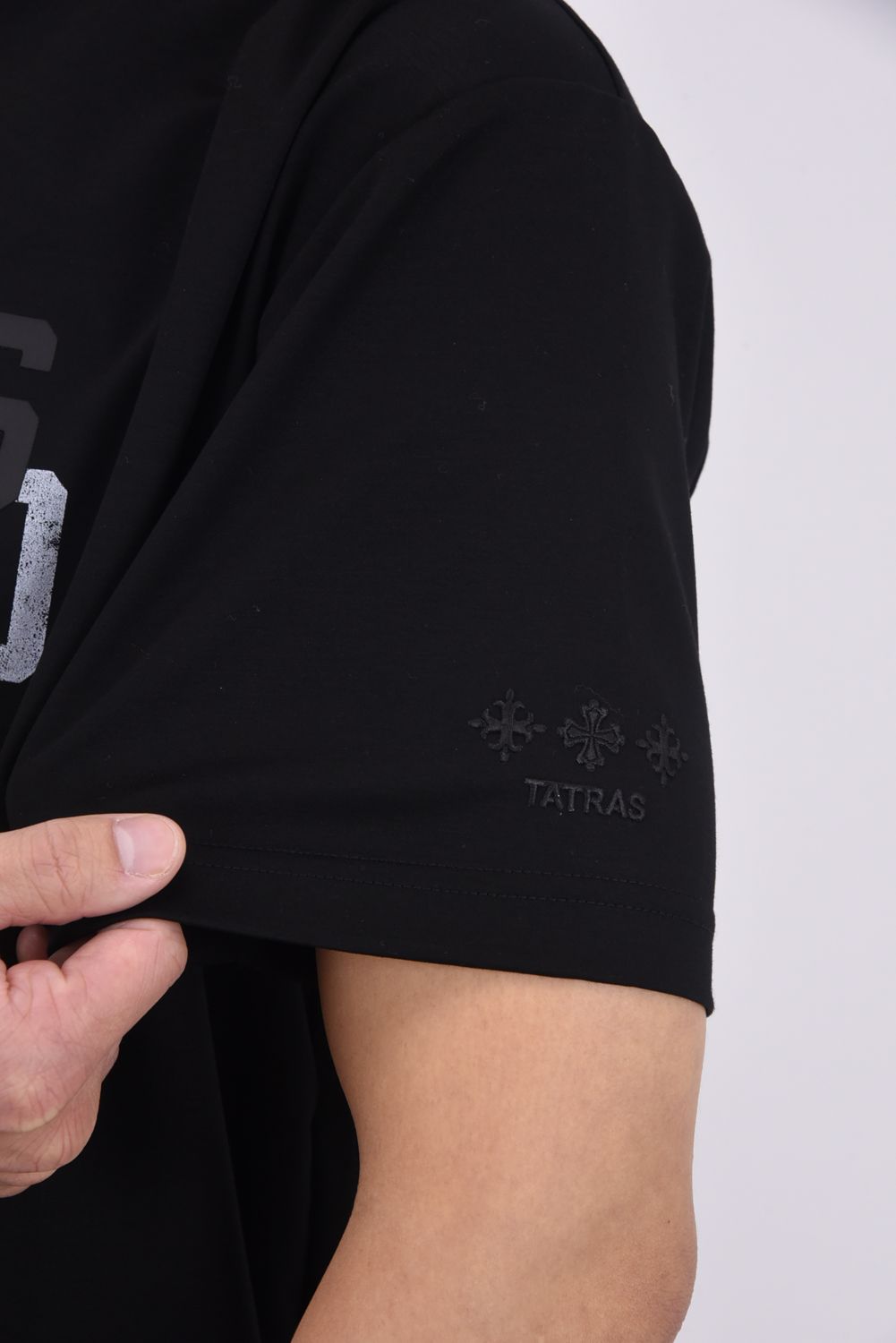 INIGO (イニゴ) / フロントロゴ クルーネック Tシャツ ブラック