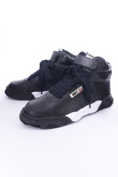 【White Mountaineering】定番のクロップドパンツを使用したカジュアルスタイル