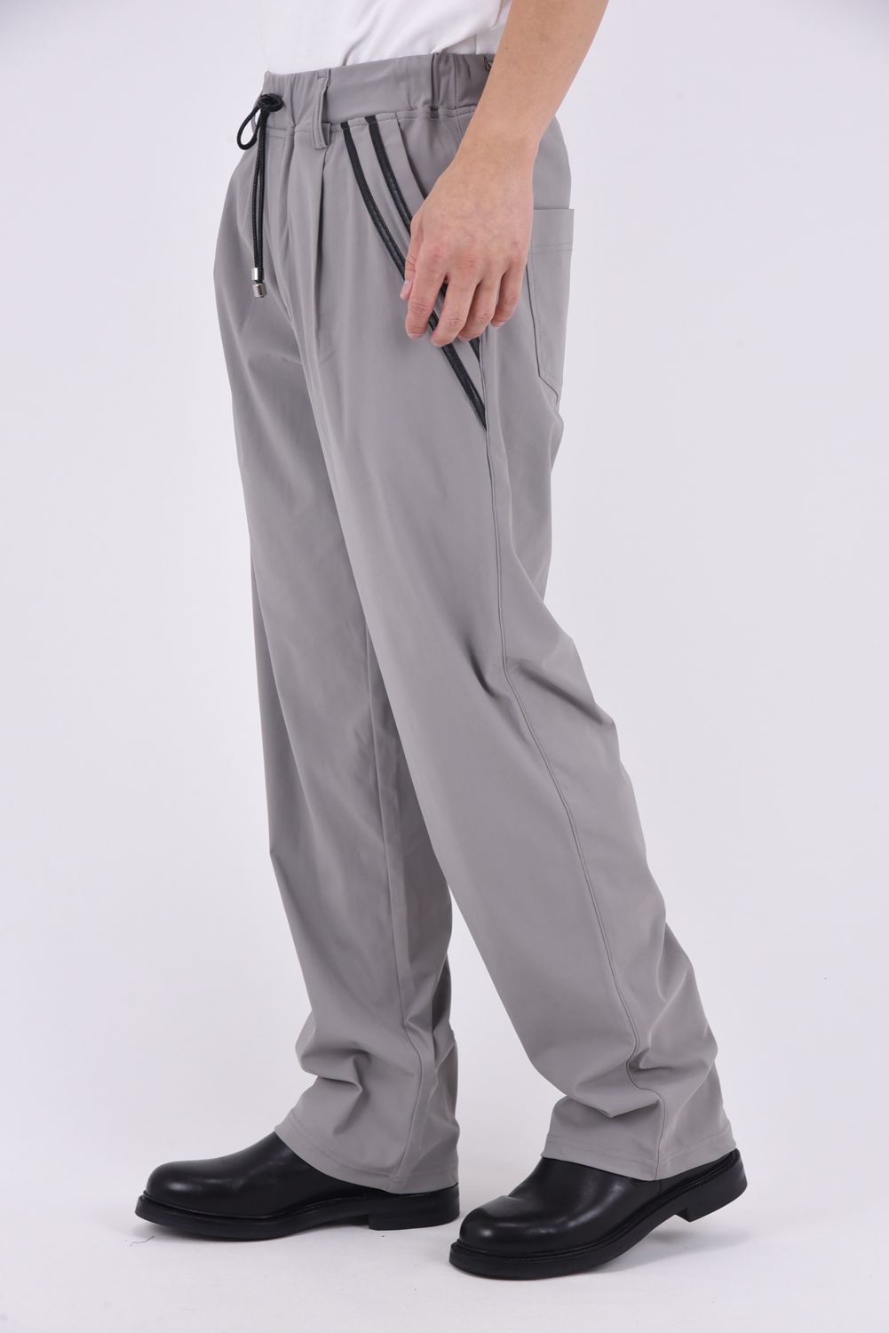 EDGE NYLON SEMI WIDE PT / ナイロンマイクロファイバー エコレザーライン セミワイド イージーパンツ (グレー)