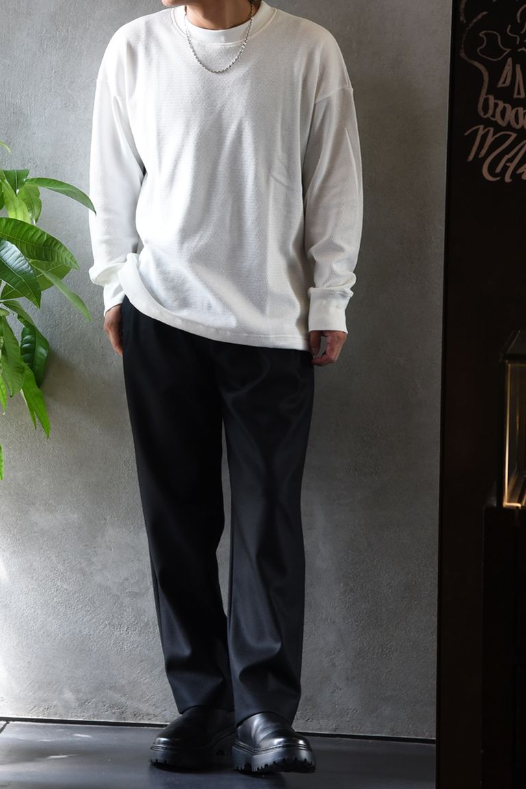 ※ワイドシルエットのパンツとのスタイルイメージです※