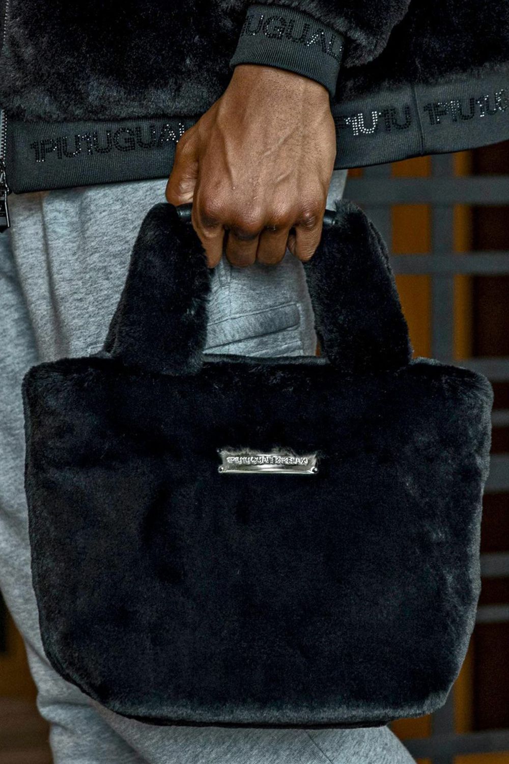 SILVER LOGO PLATE FUR MINI TOTE BAG/ シルバーロゴプレートファーミニトートバッグ (ブラック)