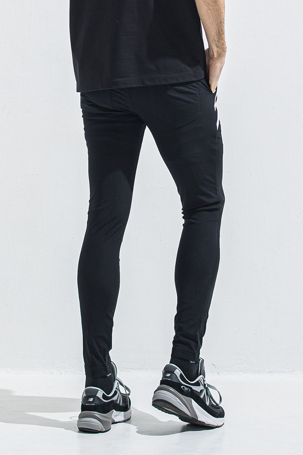 EDGE NYLON PT / 【定番】 ナイロンマイクロファイバー エコレザーライン スキニーイージーパンツ (ブラック/ホワイト) (4月末入荷予定) ※オーダー締切:2月15日(日)18時