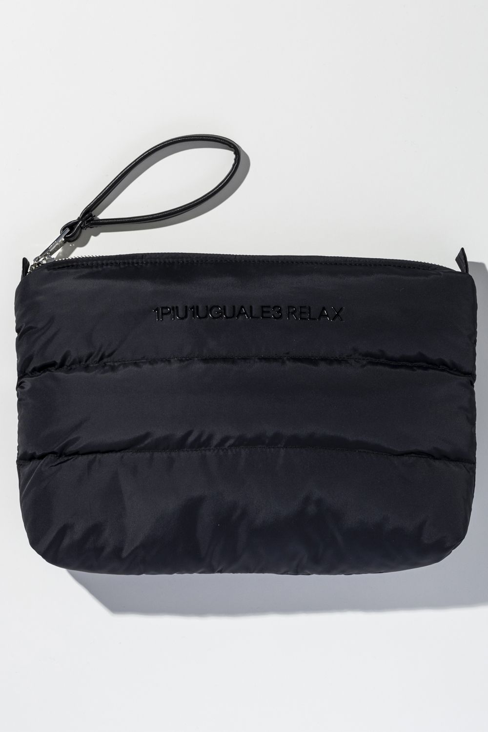 【26AW】 PUFFY NYLON CLUTCH BAG / ナイロン クラッチバッグ (ブラック) (8月上旬入荷予定)