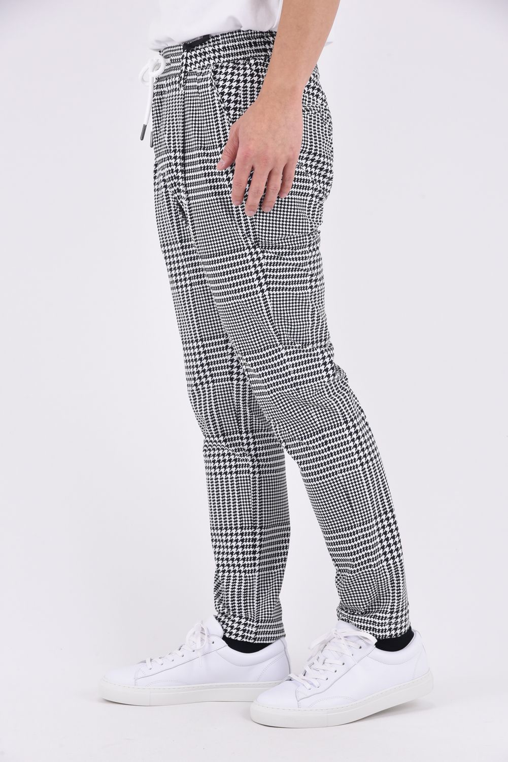 【26SS】【セットアップ】 GLEN CHECK NYLON JACKET & SLACKS / グレンチェック テーラードシングルジャケット&イージースラックス (ホワイト/ブラック)