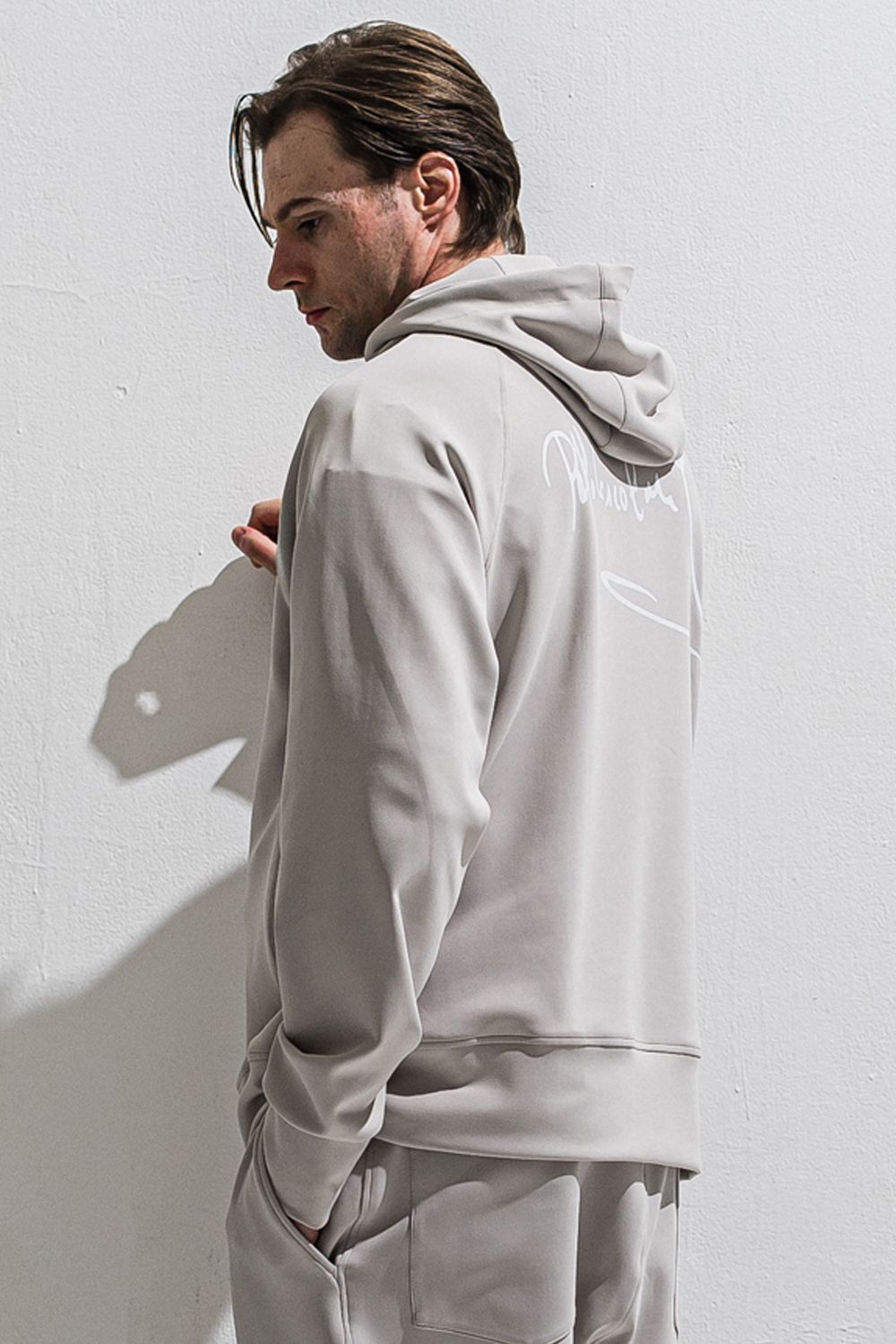 SIGN ZIP HOODIE / サインプリント ジップアップパーカー (グレージュ) (2月上旬入荷予定) ※オーダー締切12/13(土)17:00