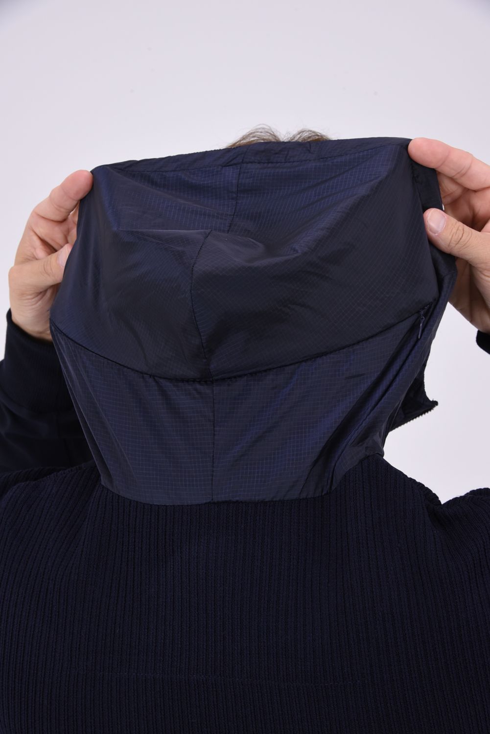 【26AW】 JUAN / ハイブリッド ジップアップパーカー (ブルーネイビー)