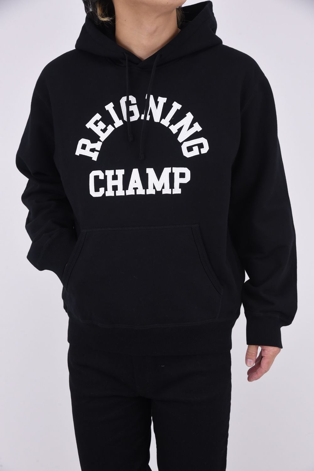 【国内正規品】【STANDARD FIT】 MIDWEIGHT TERRY ARCH LOGO HOODIE / ミッドウェイト アーチロゴ プルオーバーフーディー ブラック