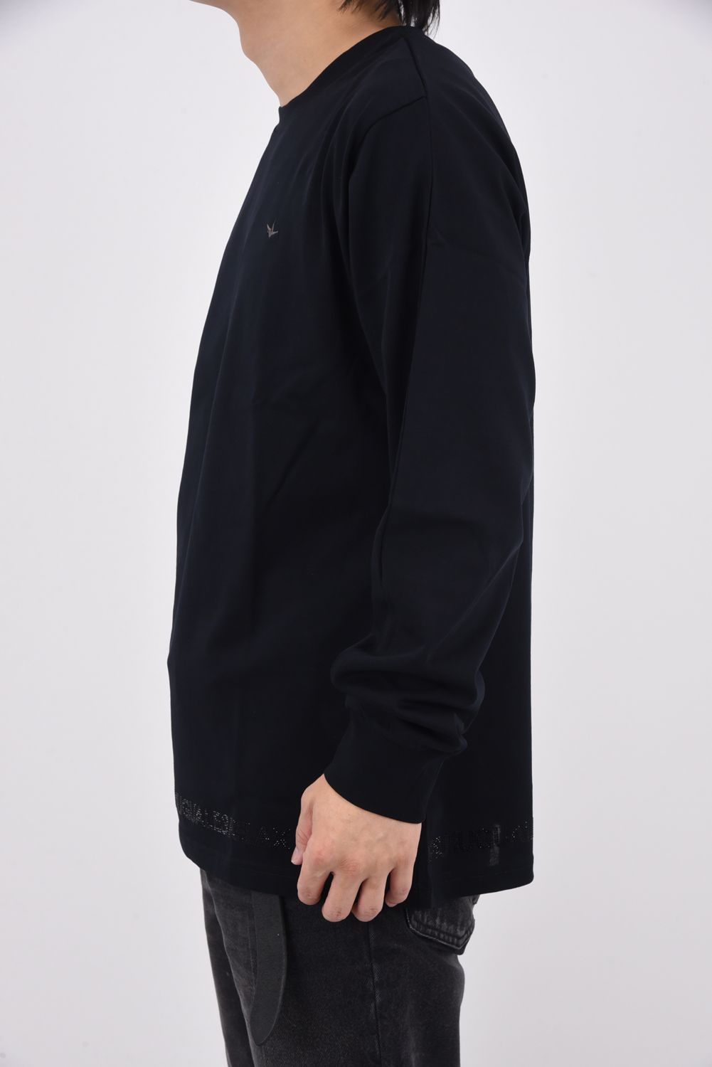 【25AW】 LONG T-SHIRT WITH RHINESTONE HEM / ラインストーンヘムシルケットロングTシャツ (ブラック)