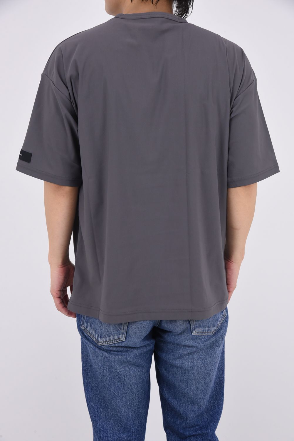 LEATHER POCKET OVER NYLON TEE / エコレザーポケット ルーズTシャツ グレー