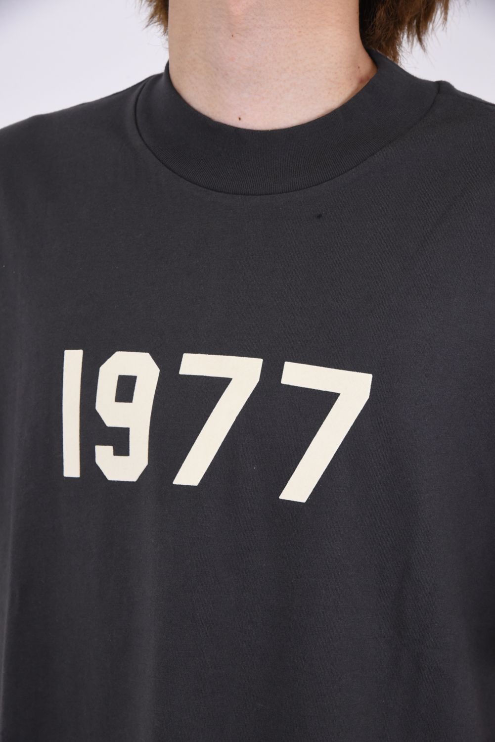 FOG ESSENTIALS - ESSENTIALS 1977 SS T-SHIRT / 1977 半袖 Tシャツ 