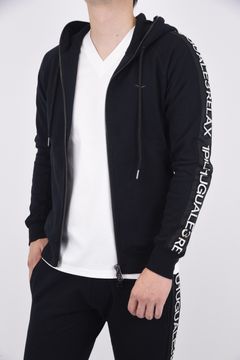 SLEEVE EMBOSS LOGO HOODIE / スリーブエンボスロゴ ラインストーン ジップアップフーディー ブラック