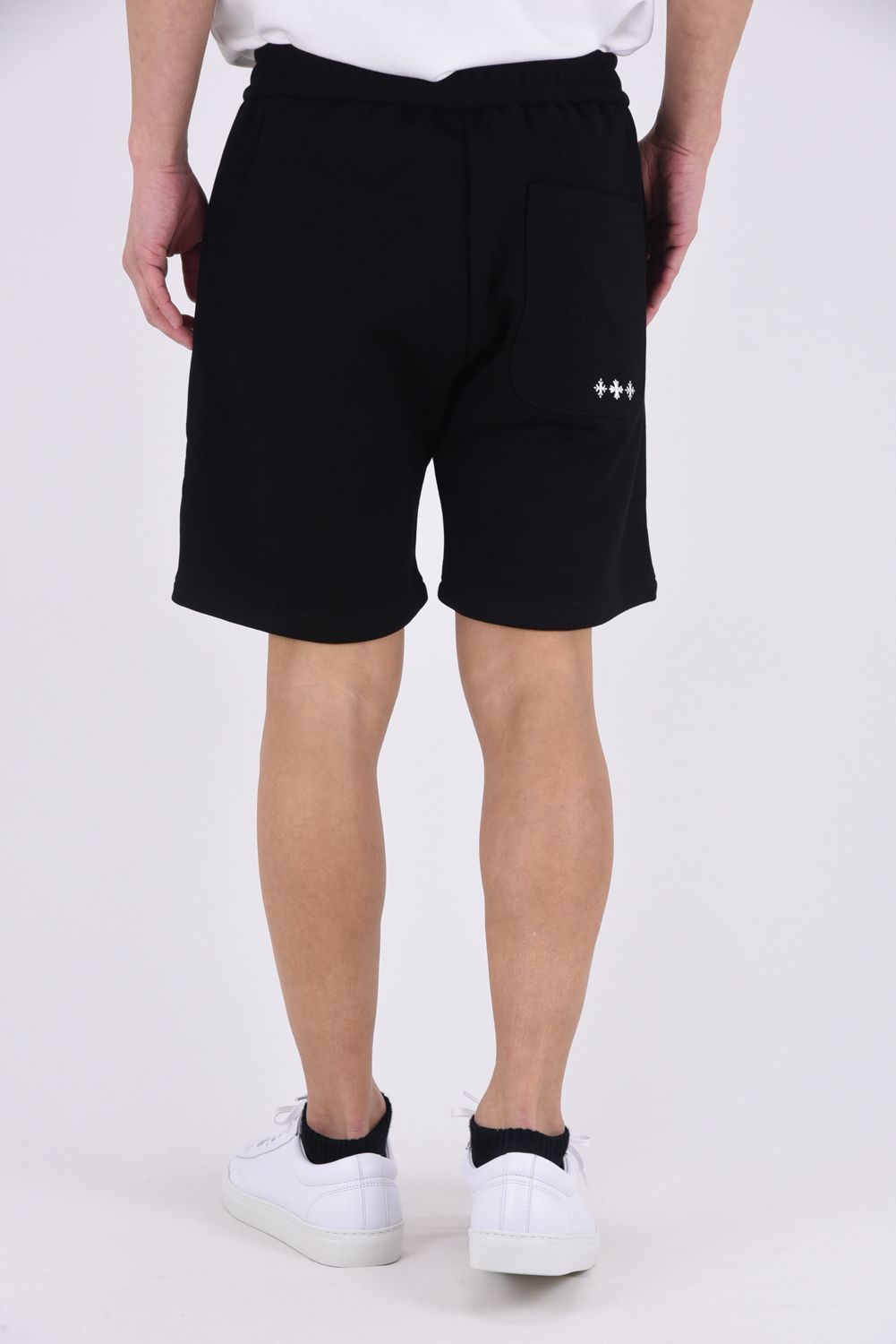 FUSSA (フッサ) / ワンポイントロゴ レギュラーフィット ショートパンツ （ブラック）