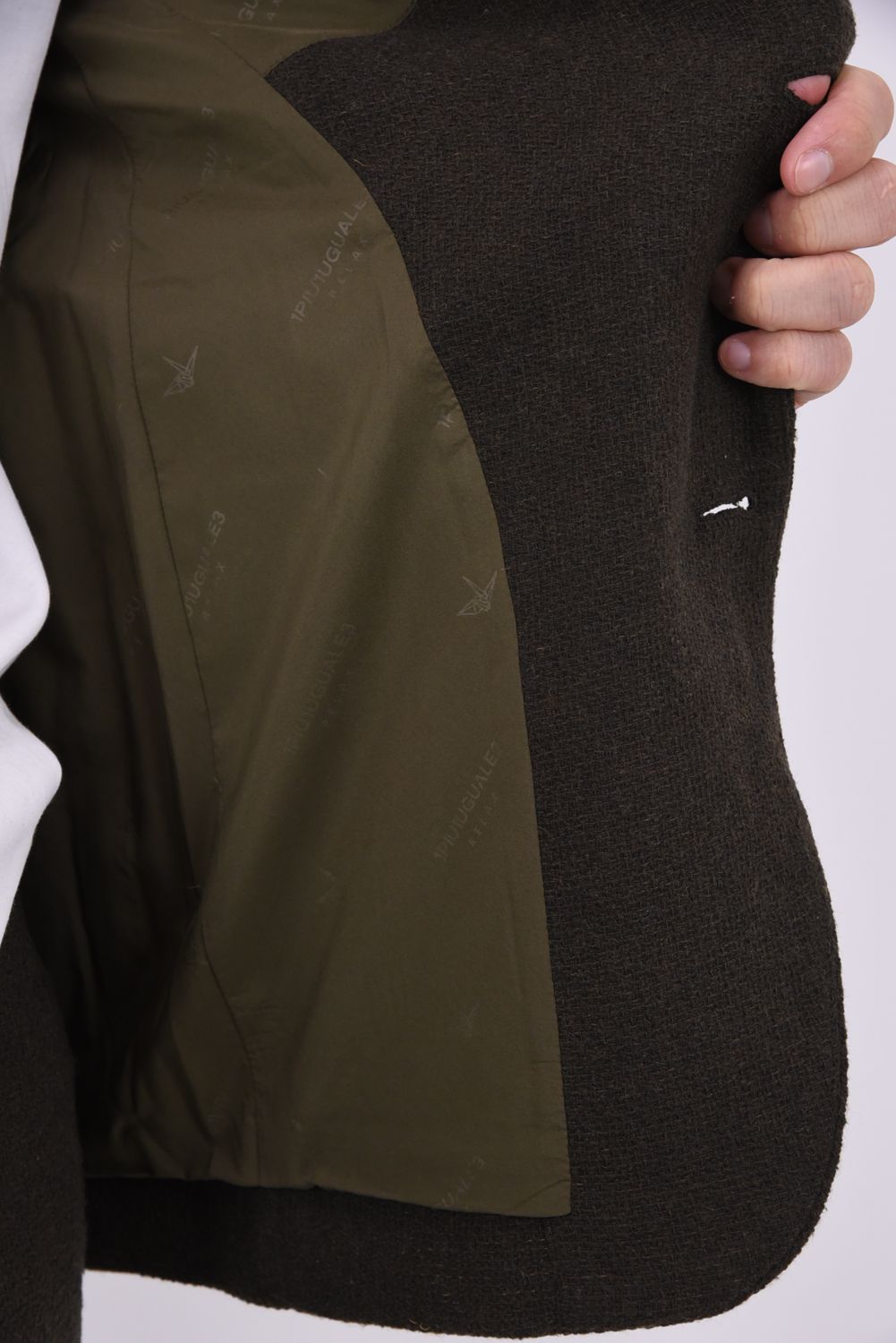 【26AW】【セットアップ】 WOOL-BLEND CAMO-EMBOSSED JACKET & SLACKS / ウール混 エンボスカモフラージュ テーラードシングルジャケット&イージースラックス (カーキ)