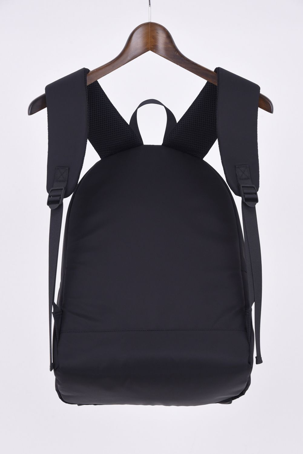 PLUS BAG BACKPACK / サークルロゴ  ナイロン バックパック ブラック