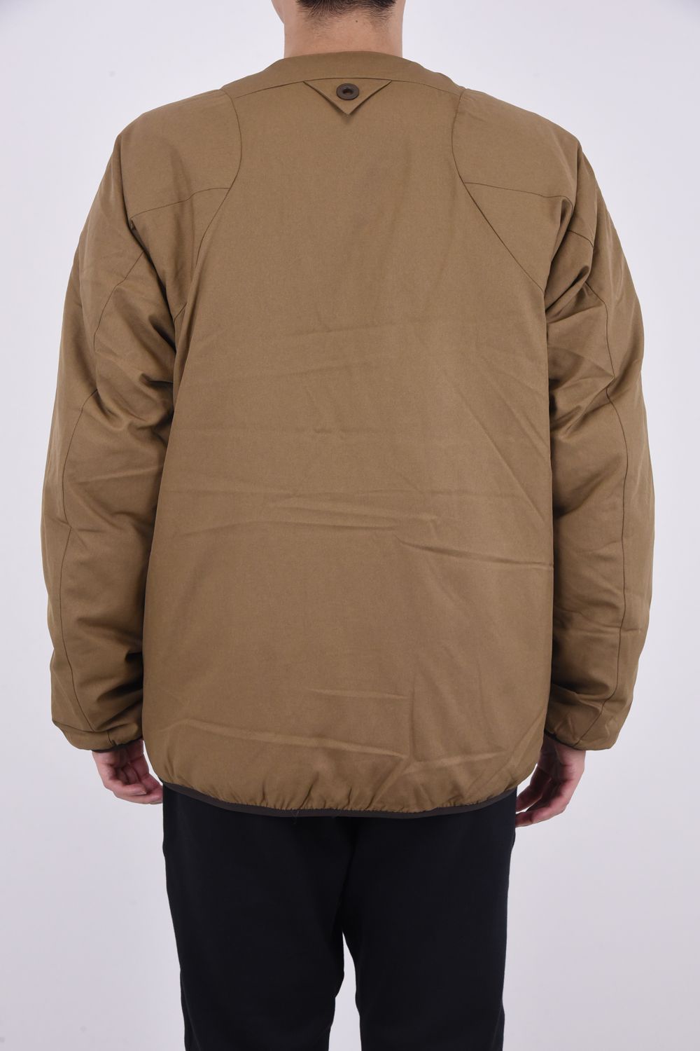 WM / TAION TWILLED INNER DOWN JACKET / WM / タイオン ノーカラー ツイル ダウンジャケット ブラウン