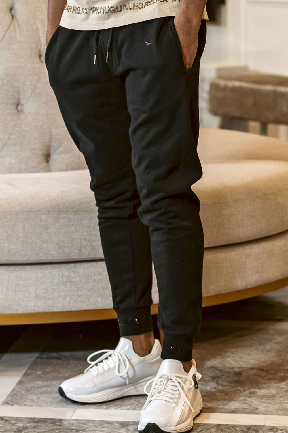 JOGGER PANTS WITH RHINESTONE CUFFS / ラインストーンヘムスウェットジョガーパンツ (ブラック)