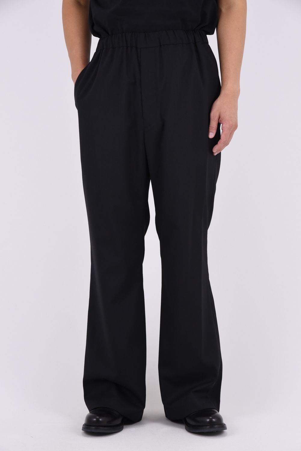TWILL SOFT FLARE PANTS / ツイル ソフトフレアパンツ (ブラック)