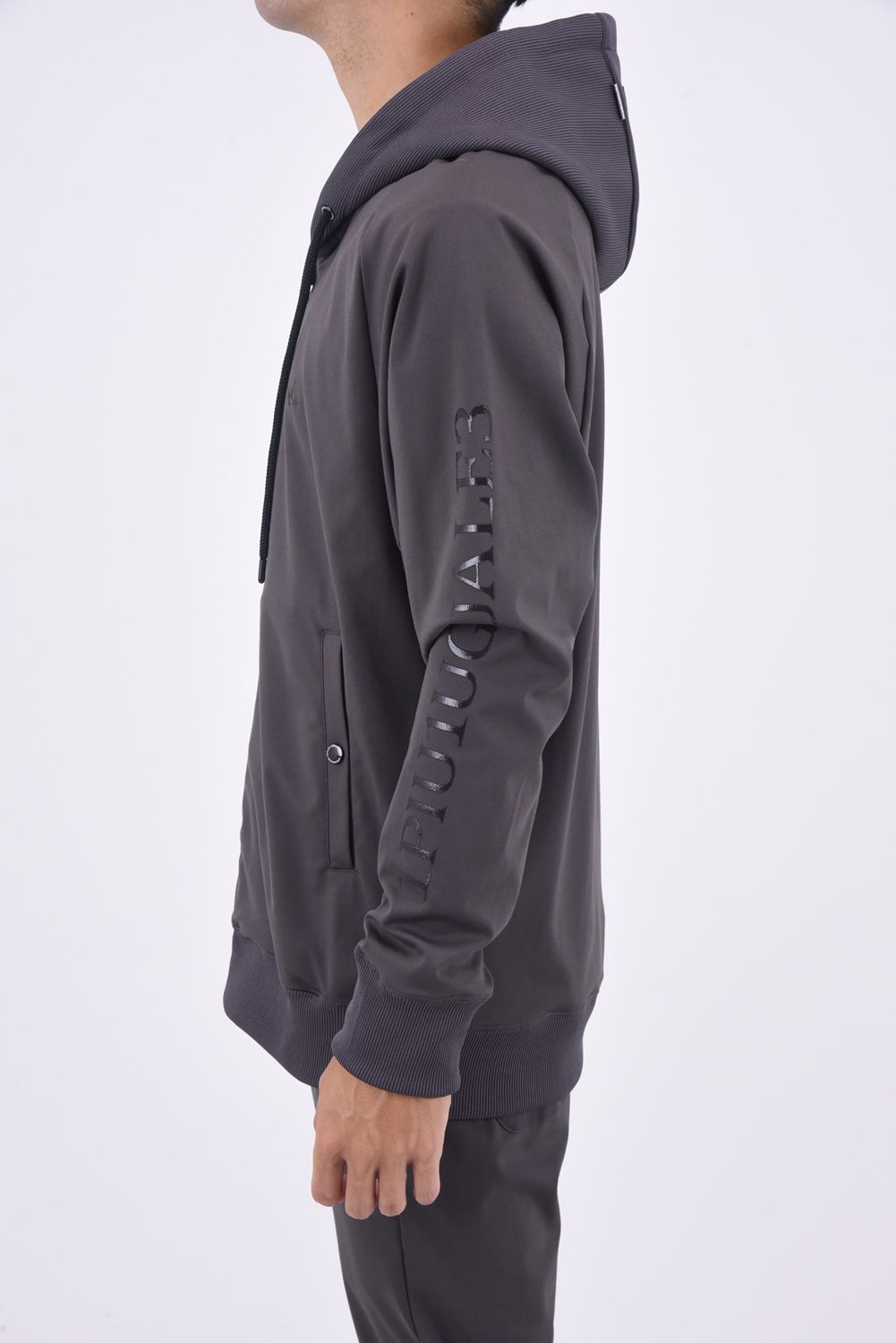 113SPORT COMFORTABLE TAG ZIP PARKA / 113ロゴ ラグランスリーブ フルジップ パーカー チャコール