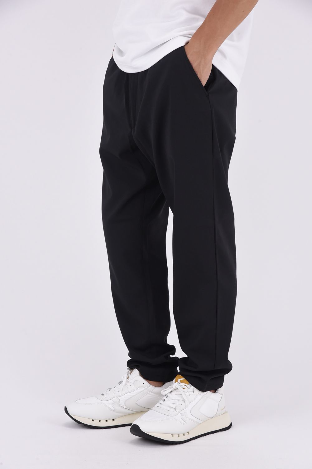 PAT WIDE EASY PANTS / ワイドテーパード イージースラックス (ブラック )