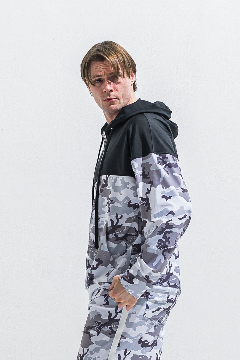 RUSH  OVER  ZIPUP HOODIE / ラッシュオーバー ジップアップパーカー （カモブラック） (5月末頃入荷予定) ※オーダー締切2月15日(日)18時