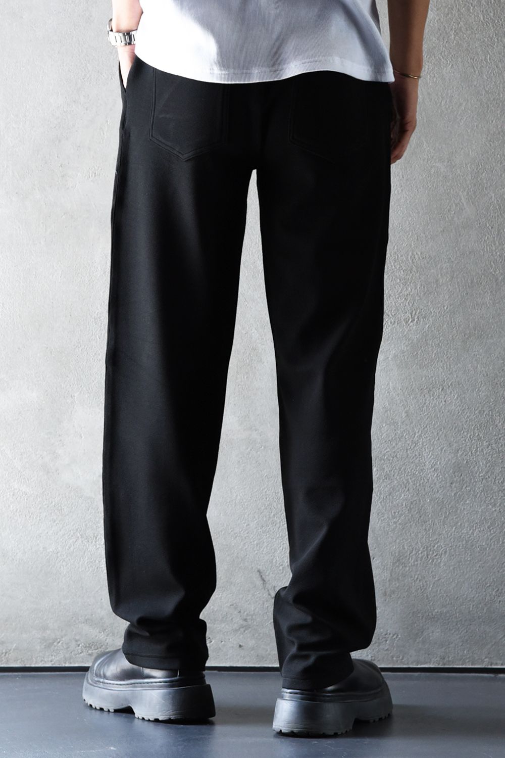 CHRIS EASY WIDE TUCK PANTS / ブリスターニット ワンタック イージーパンツ (ブラック)